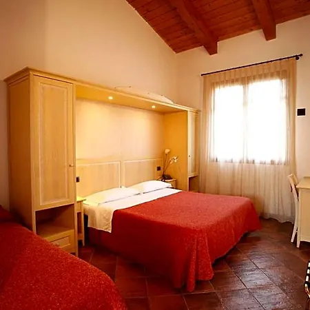 Due Ponti Village Otel 4*